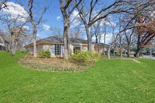 5021 Sugar Lake Rd, Fort Worth, TX 76103 - Photo 2