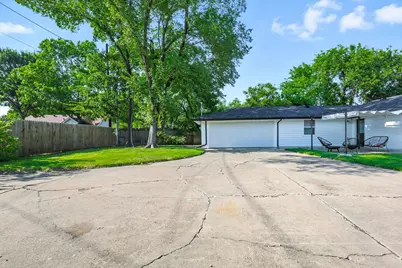 1009 Walnut Street, Irving, TX 75060 - Photo 36
