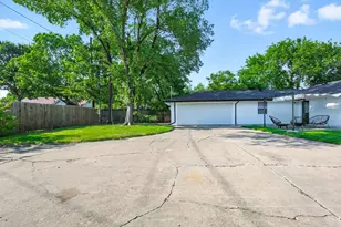1009 Walnut St, Irving, TX 75060 - Photo 36