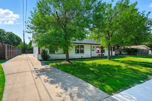 1009 Walnut St, Irving, TX 75060 - Photo 2