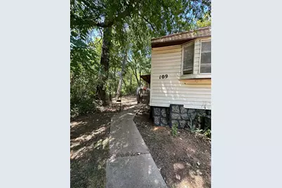 109 E Prospect Street, Denison, TX 75021 - Photo 2