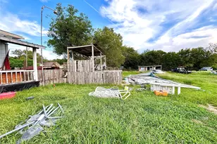 219 N Smyth St, Mart, TX 76664 - Photo 10