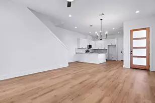 1605 Logan St, Fort Worth, TX 76104 - Photo 2