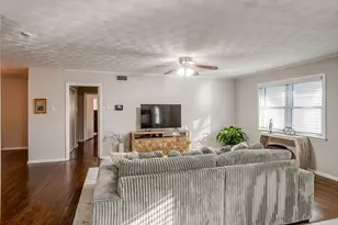 2730 Larkspur Ln, Dallas, TX 75233 - Photo 14