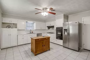 2730 Larkspur Ln, Dallas, TX 75233 - Photo 16