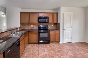 2052 Fair Weather Dr, Lancaster, TX 75146 - Photo 2