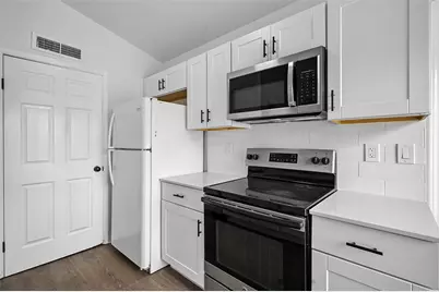 6082 Dooley Drive, The Colony, TX 75056 - Photo 4