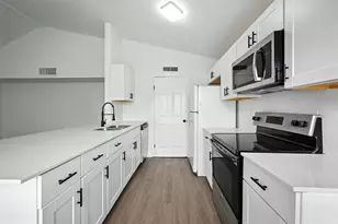 6082 Dooley Dr, The Colony, TX 75056 - Photo 2