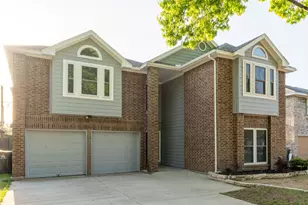 6400 Meadowglen Dr, Arlington, TX 76018 - Photo 2