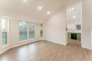 6400 Meadowglen Dr, Arlington, TX 76018 - Photo 8