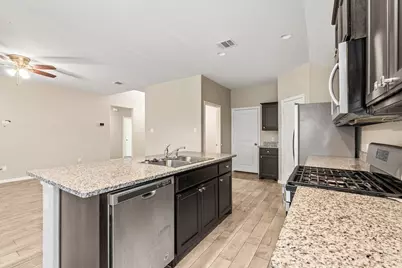 8025 Muddy Creek Drive, Fort Worth, TX 76131 - Photo 8