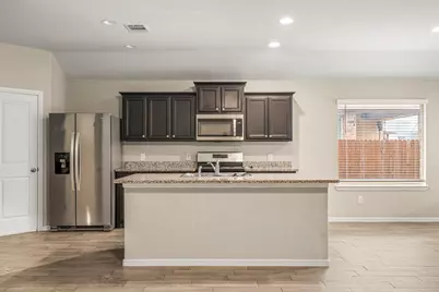 8025 Muddy Creek Drive, Fort Worth, TX 76131 - Photo 6