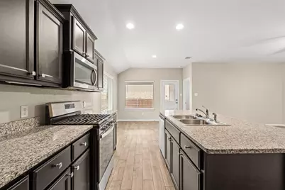 8025 Muddy Creek Drive, Fort Worth, TX 76131 - Photo 10