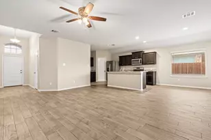 8025 Muddy Creek Dr, Fort Worth, TX 76131 - Photo 4