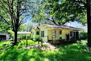 515 E Elm St, Canton, TX 75103 - Photo 1