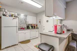 820 Ash St, Burleson, TX 76028 - Photo 12