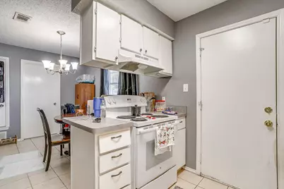 820 Ash Street, Burleson, TX 76028 - Photo 4