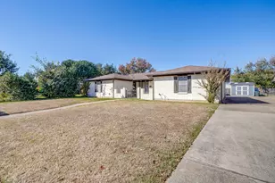 820 Ash St, Burleson, TX 76028 - Photo 30