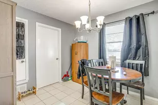 820 Ash St, Burleson, TX 76028 - Photo 16