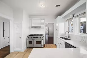 1325 Clover Ln, Fort Worth, TX 76107 - Photo 14