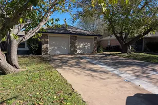 6709 Ridgecrest Ct, Fort Worth, TX 76133 - Photo 2