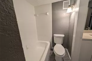 6709 Ridgecrest Ct, Fort Worth, TX 76133 - Photo 10