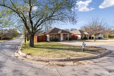 202 N Harrison Avenue, Sherman, TX 75090 - Photo 2