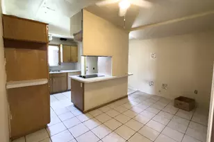 513 Holly St, Angleton, TX 77515 - Photo 12