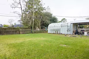 513 Holly St, Angleton, TX 77515 - Photo 32