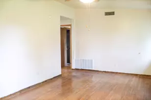 513 Holly St, Angleton, TX 77515 - Photo 10