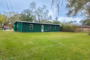 513 Holly St, Angleton, TX 77515 - Photo 30