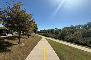 8443 Stults Rd, Dallas, TX 75243 - Photo 32