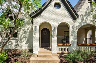 1134 N Clinton Ave, Dallas, TX 75208 - Photo 2
