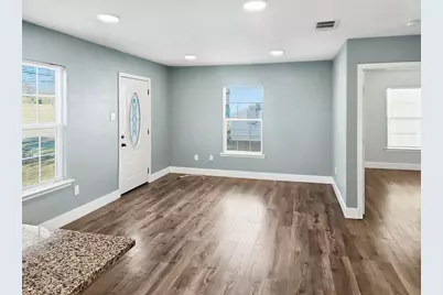 110 Ramsey Avenue, Cleburne, TX 76031 - Photo 4