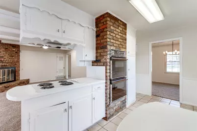 6809 Yolanda Drive, Fort Worth, TX 76112 - Photo 12