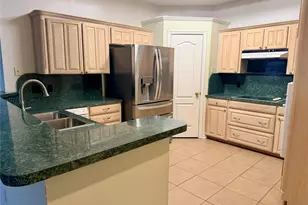 7632 Arbor Ridge Ct, Fort Worth, TX 76112 - Photo 4