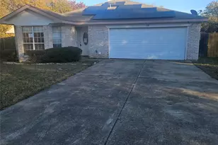 326 King Arthur Dr, Weatherford, TX 76086 - Photo 4