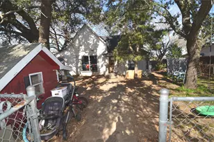 146 W Baggett Ave, Poolville, TX 76487 - Photo 20