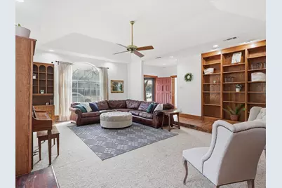 333 S Centre Avenue, Lancaster, TX 75146 - Photo 6