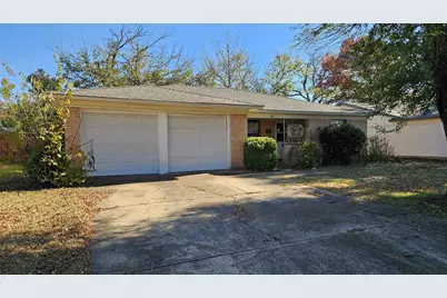 302 N Cottonwood Drive, Richardson, TX 75080 - Photo 2