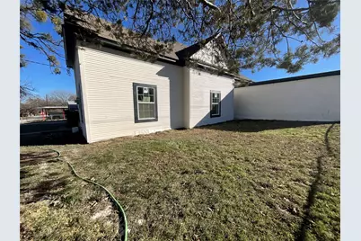 207 College Street, Chico, TX 76431 - Photo 2