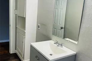 821 W Church St, Grand Prairie, TX 75050 - Photo 18