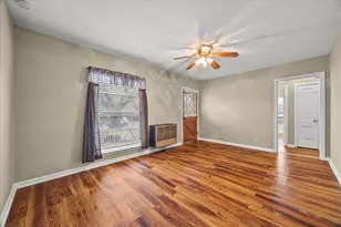 302 S Clark St, Rockwall, TX 75087 - Photo 4