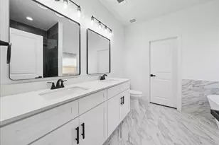 4609 Eagle Nest Ct, Granbury, TX 76048 - Photo 22