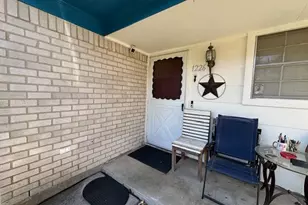 1226 S Clark Rd, Cedar Hill, TX 75104 - Photo 2