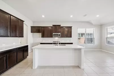 824 San Madrid Trail, Fort Worth, TX 76052 - Photo 2