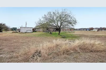 118 Kenya Court, Springtown, TX 76082 - Photo 32