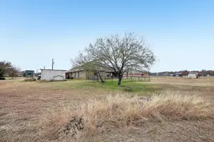 118 Kenya Ct, Springtown, TX 76082 - Photo 32