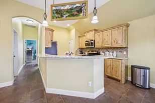 118 Kenya Ct, Springtown, TX 76082 - Photo 10