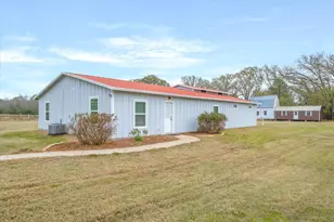 2209 Hare Ln, Greenville, TX 75402 - Photo 4